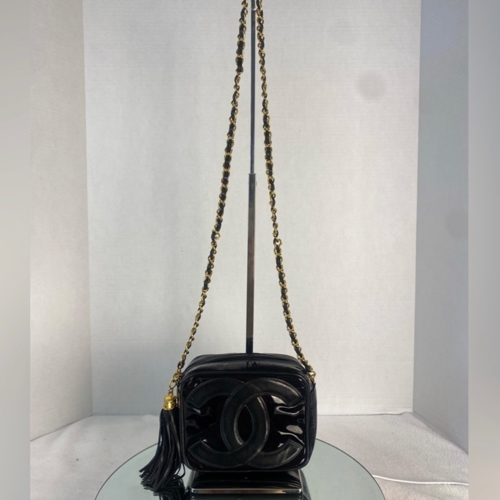 š„CHANEL CC PATENT LEATHER TASSEL MINI SHOULDER BAG - Picture 5 of 13